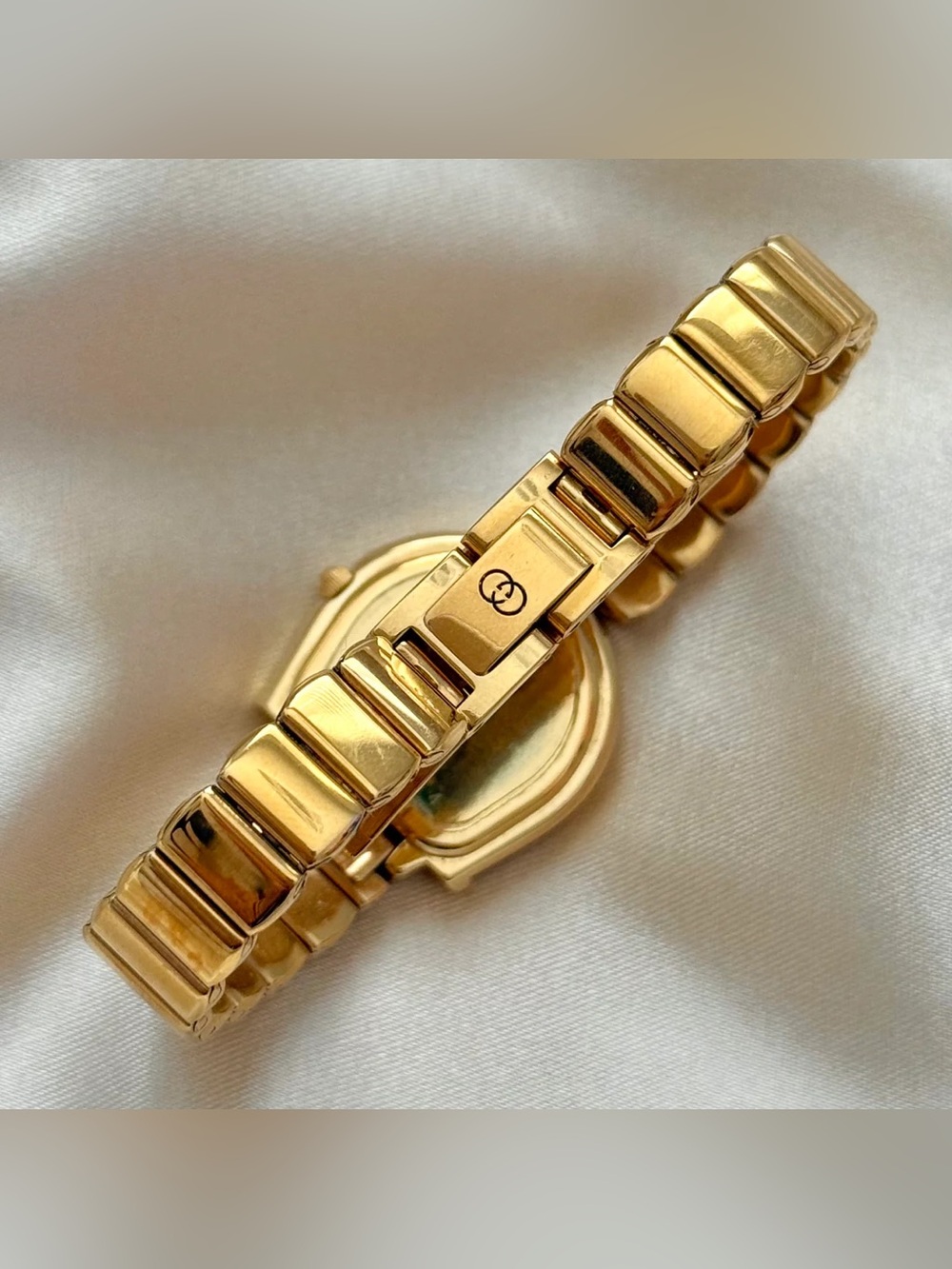AUTHENTIC RARE GUCCI HORSESHOE GOLD WATCH - Picture 8 of 9